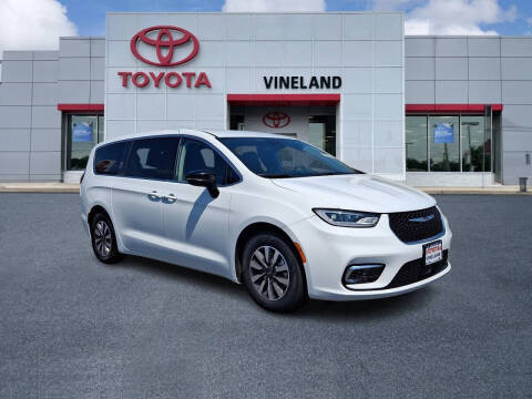 2024 Chrysler Pacifica Plug-In Hybrid Select
