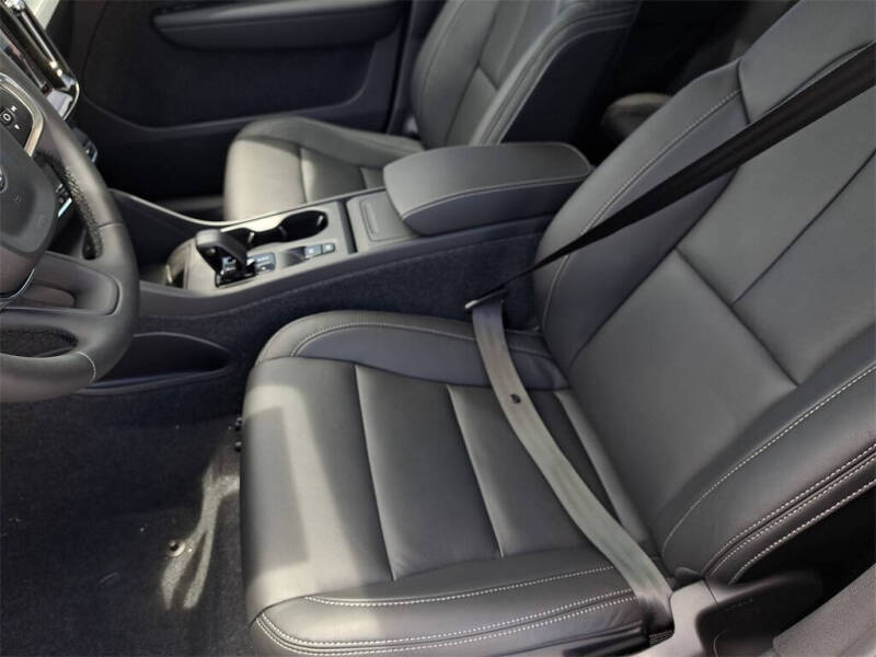 2026 Volvo XC40 B4 Core