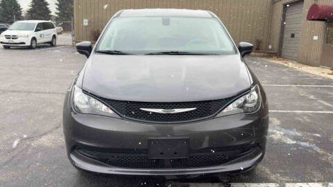 2022 Chrysler Voyager LX