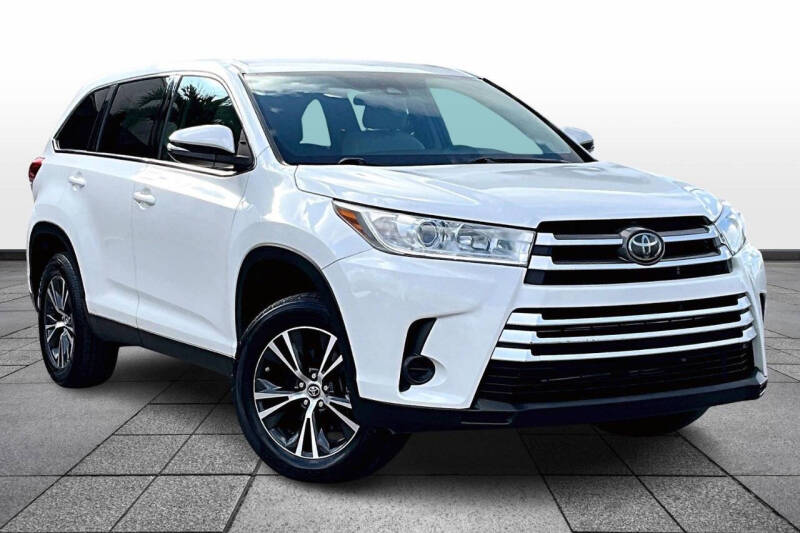 2019 Toyota Highlander LE