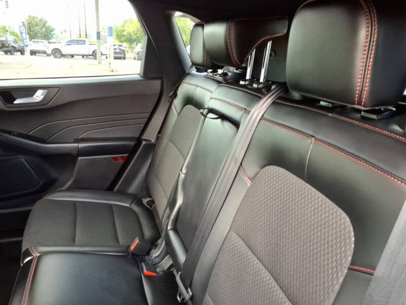 2025 Ford Escape ST-Line Select