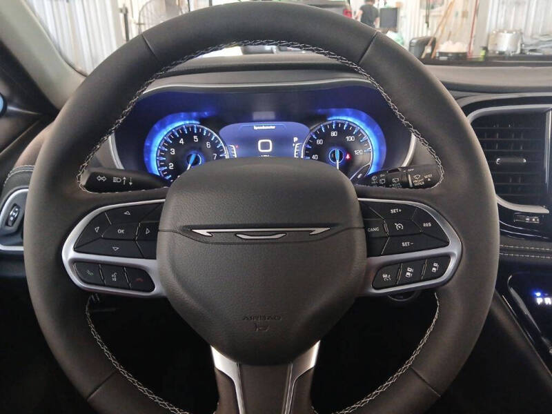 2027 Chrysler Pacifica Select