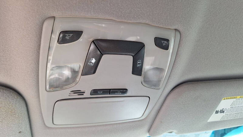 2011 Toyota Sienna LE 7-Passenger Auto Access Seat