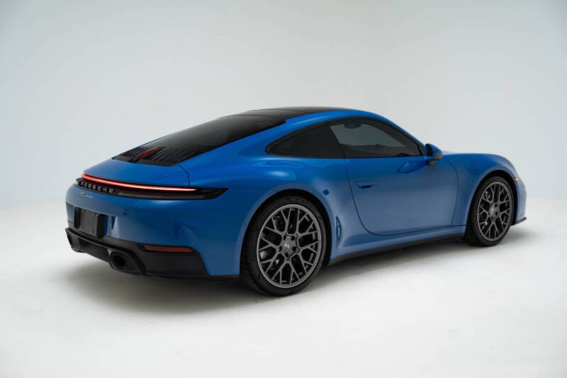2025 Porsche 911 Carrera
