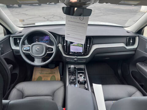 2025 Volvo XC60 T8 Plus Dark Theme