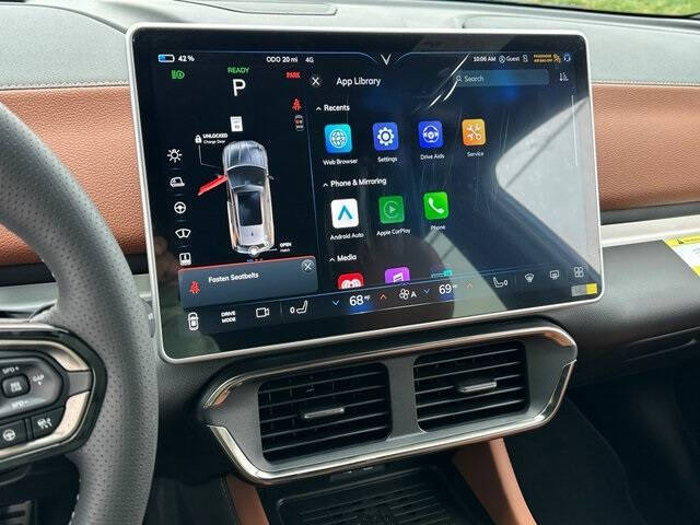 2025 VinFast VF8 Plus