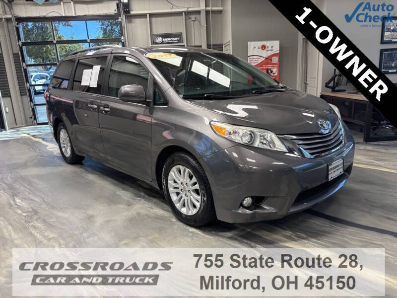 2017 Toyota Sienna XLE's photo