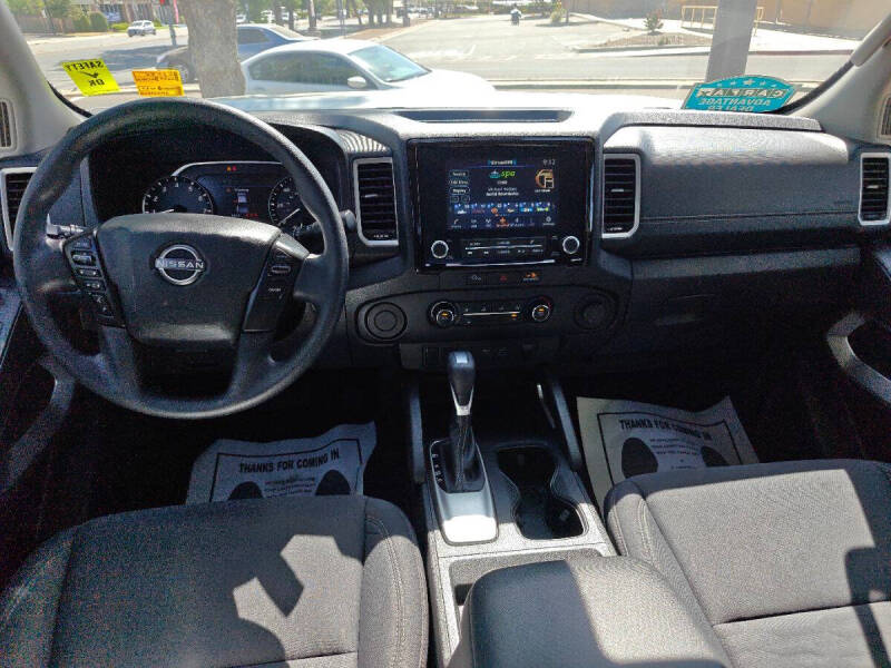 2024 Nissan Frontier SV