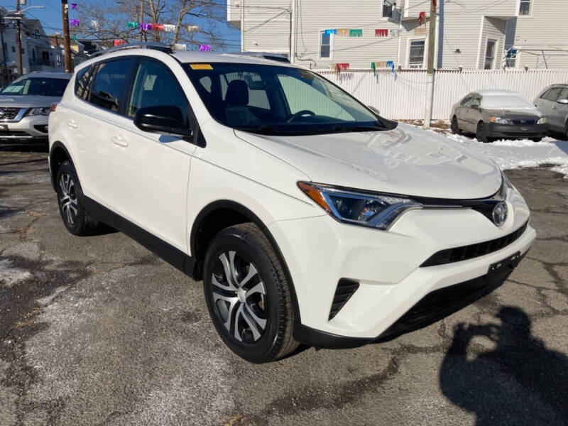 2016 Toyota RAV4 LE's photo