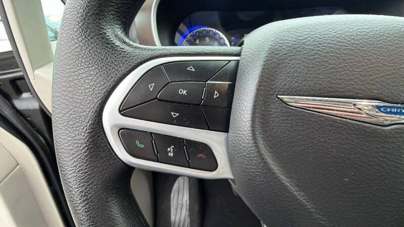 2021 Chrysler Voyager LX