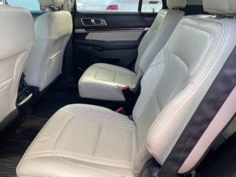 2017 Ford Explorer Platinum