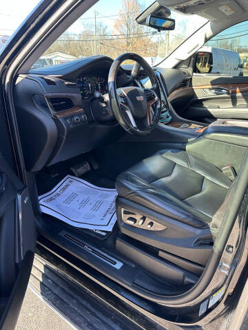 2017 Cadillac Escalade Luxury