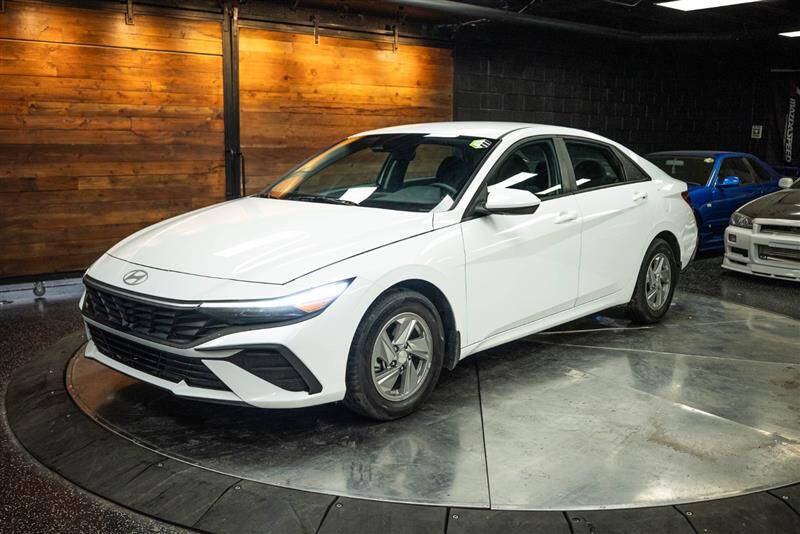 2025 Hyundai Elantra SE