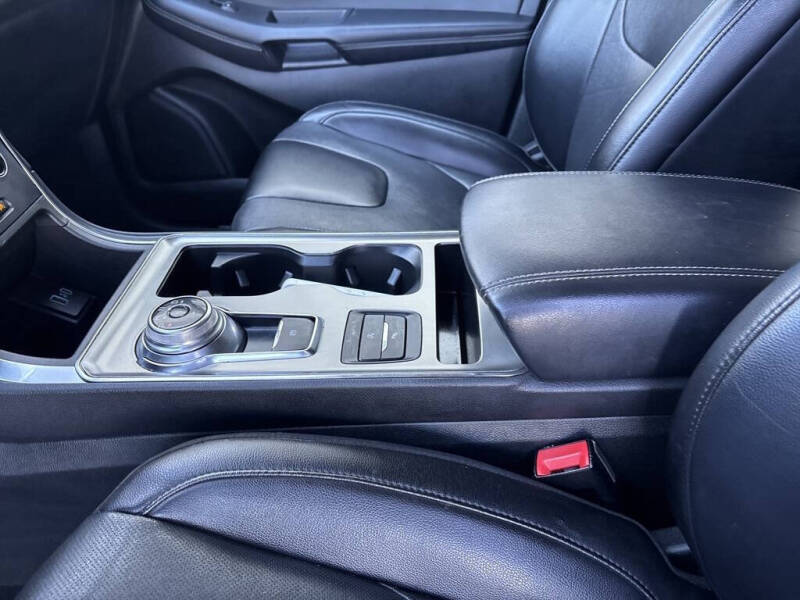 2022 Ford Edge Titanium