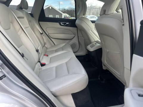 2019 Volvo XC60 T5 Momentum