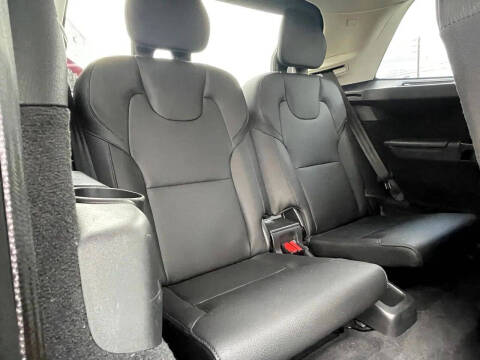 2019 Volvo XC90 T6 Momentum