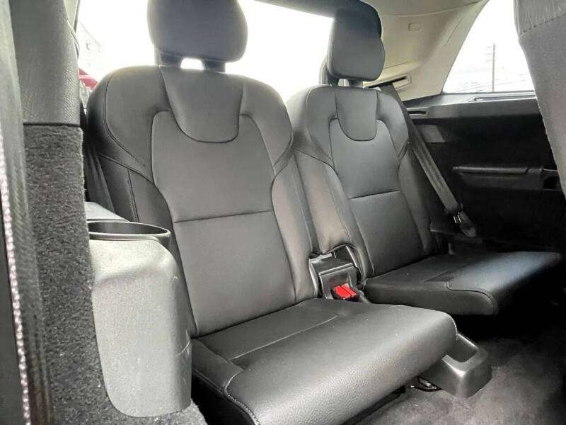 2019 Volvo XC90 T6 Momentum