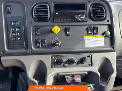 2018 Freightliner M2 106