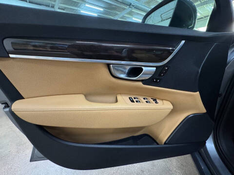 2018 Volvo S90 T5 Momentum