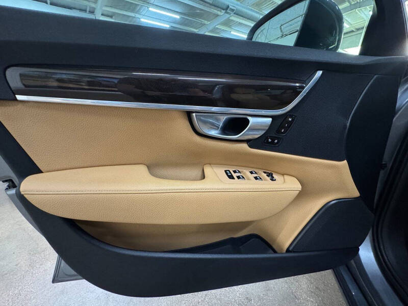 2018 Volvo S90 T5 Momentum