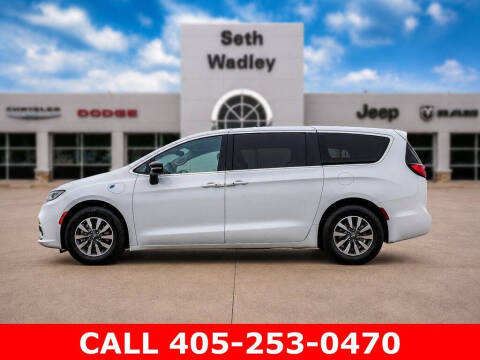 2024 Chrysler Pacifica Plug-In Hybrid Select