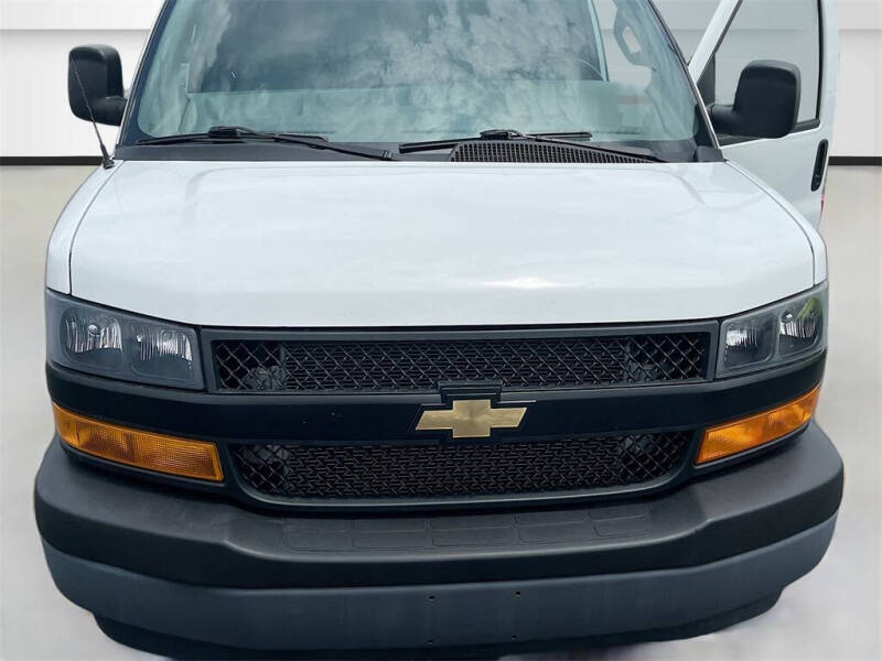 2023 Chevrolet Express 2500