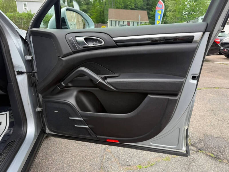 2018 Porsche Cayenne Platinum Edition