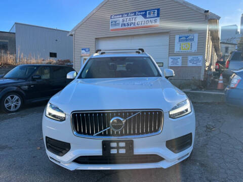 2020 Volvo XC90 T6 Momentum 6-Passenger