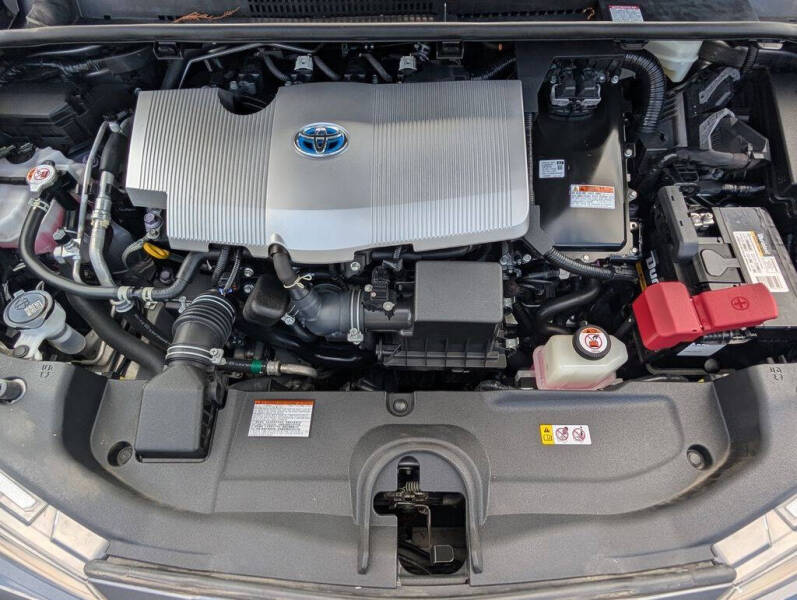 2021 Toyota Prius LE