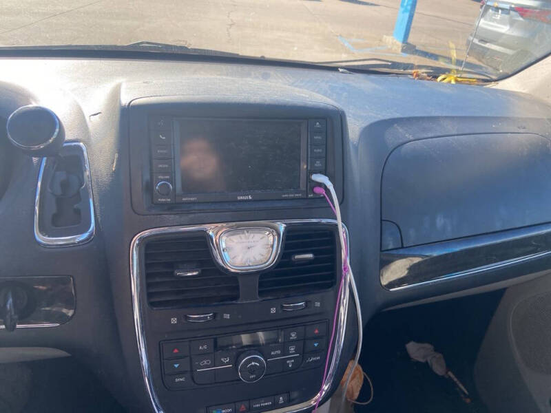 2014 Chrysler Town and Country Touring