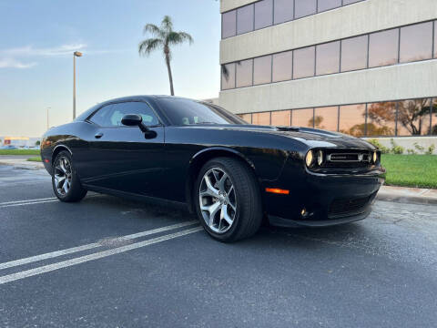 2015 Dodge Challenger SXT Plus