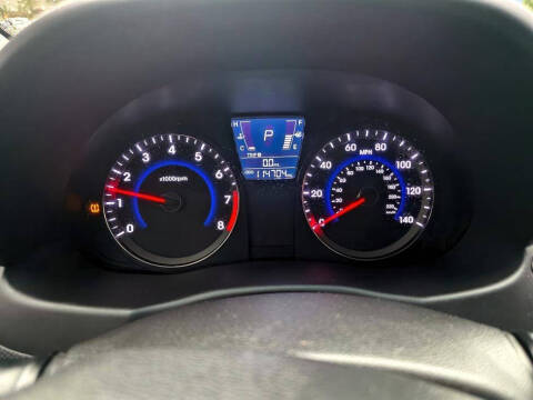 2013 Hyundai Accent SE