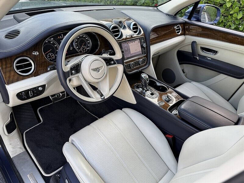 2018 Bentley Bentayga 33