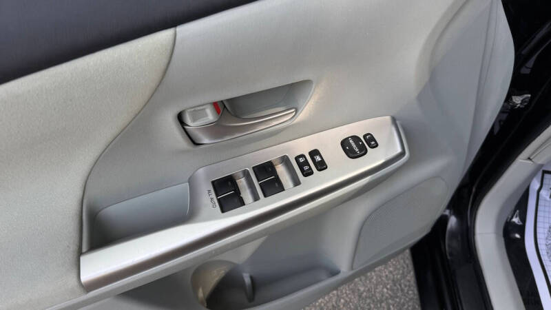 2012 Toyota Prius v