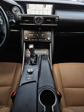 2017 Lexus IS 200t