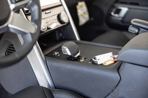 2024 Land Rover Discovery P300 S