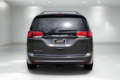2018 Chrysler Pacifica Touring L Plus