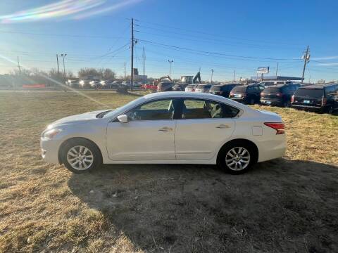 2013 Nissan Altima for sale at Iowa Auto Sales, Inc in Sioux City IA