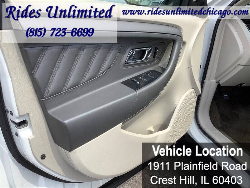 2011 Ford Taurus SE