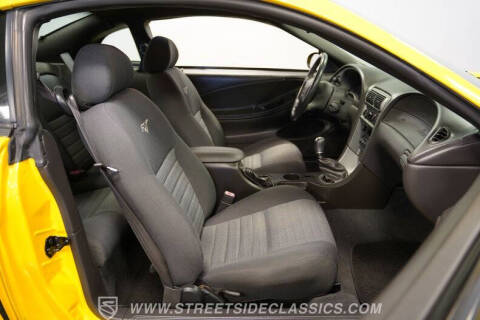 2004 Ford Mustang GT Deluxe