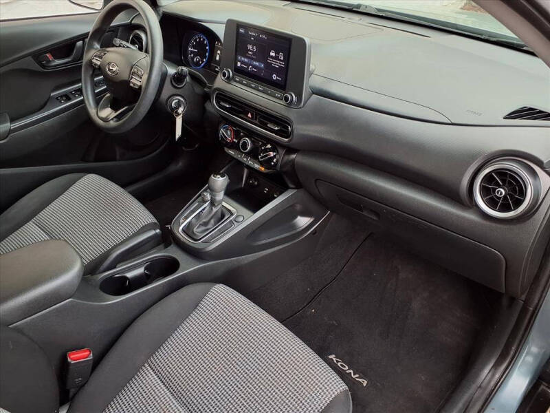 2022 Hyundai Kona SE