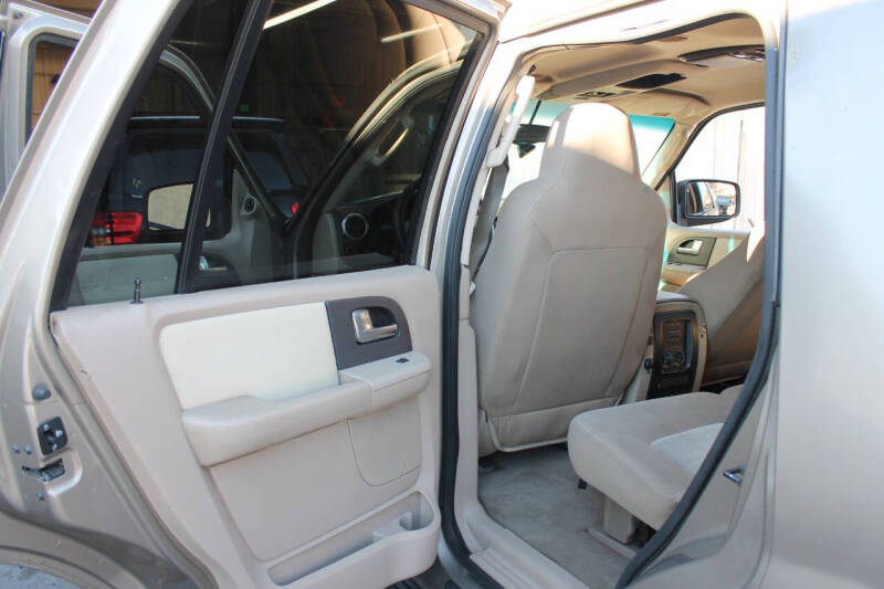 2003 Ford Expedition XLT