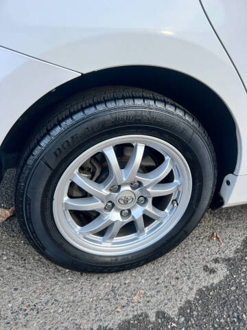 2013 Toyota Prius v Two