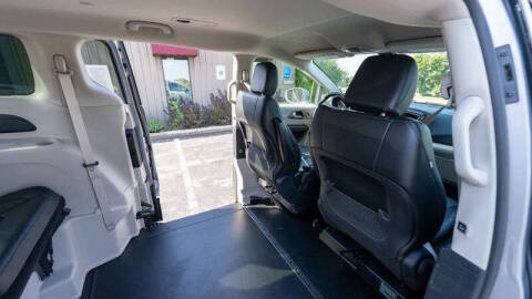 2020 Chrysler Pacifica Touring L