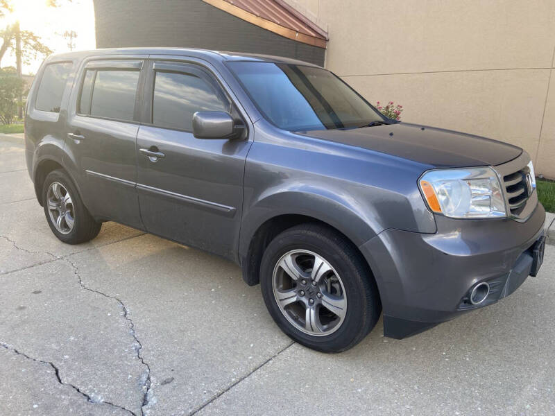 Image 2 of 2015 Honda Pilot SE
