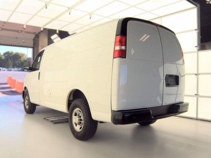 2022 Chevrolet Express 2500