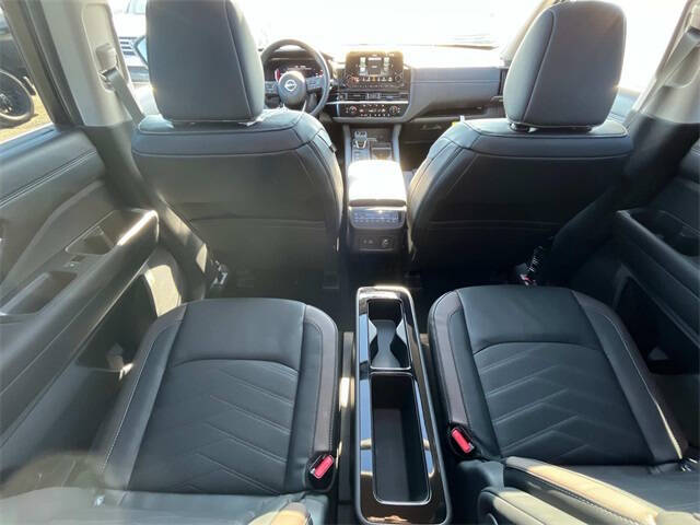 2025 Nissan Pathfinder Platinum