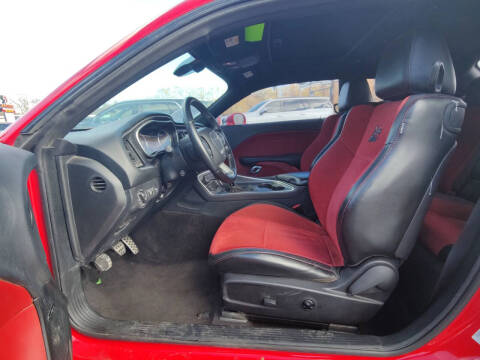 2016 Dodge Challenger 392 HEMI Scat Pack Shaker