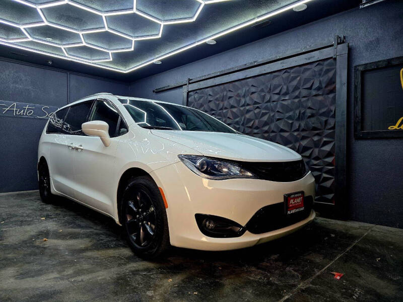 2019 Chrysler Pacifica Hybrid Touring L 35th Anniversary