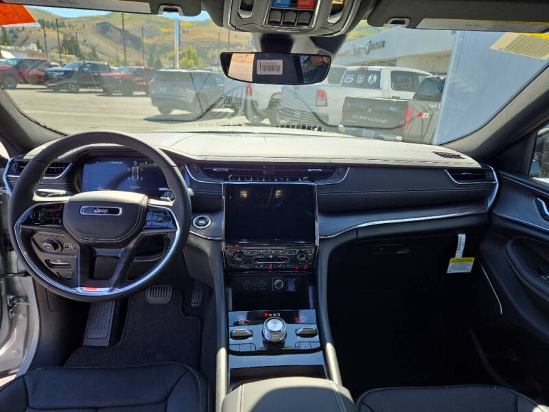 2025 Jeep Grand Cherokee Overland